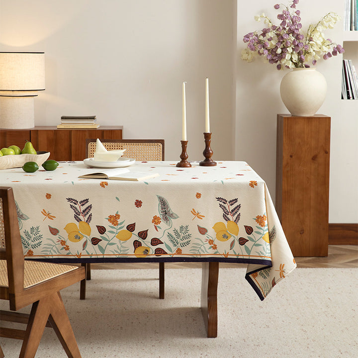 Rectangular tablecloth made of cotton-linen blend with botanical print and stain-resistant surface