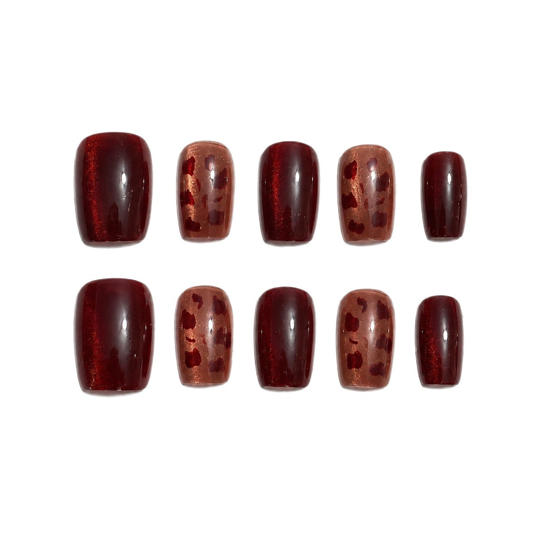 Artificial Nails in Modern Leopard Design Stornfield