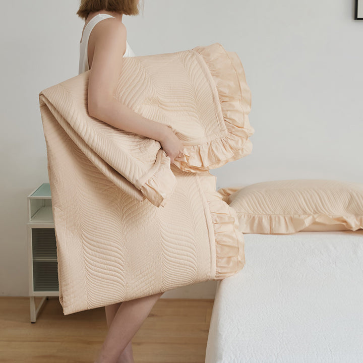 Quilted Leaf-Pattern Ruffled Bedspread and Pillow Sham Set