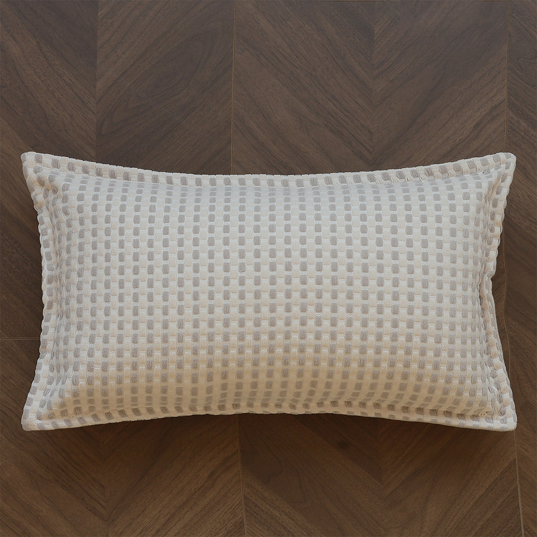 Structured decorative cushion