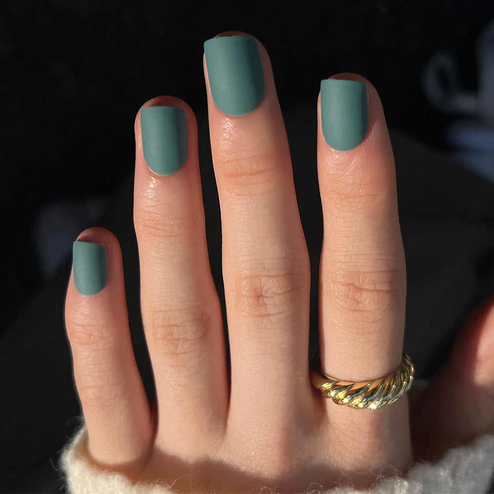 Artificial nail art with matte finish Stornfield
