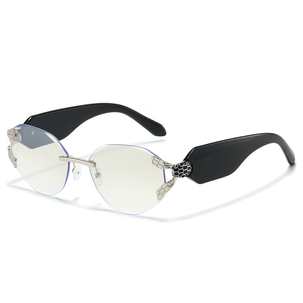 Elegant Cat-Eye Sunglasses with Unique Design Stornfield