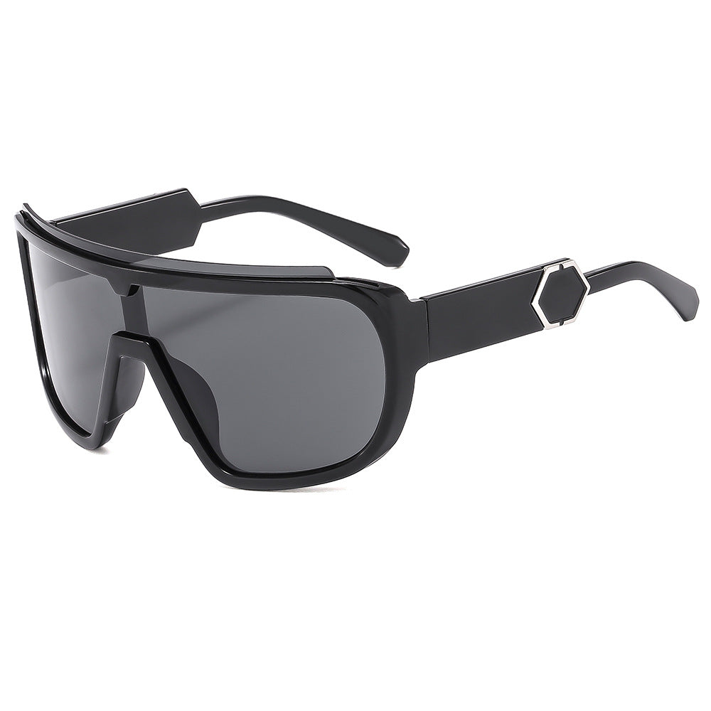 Women's sporty sunglasses with futuristic design and wide front Stornfield