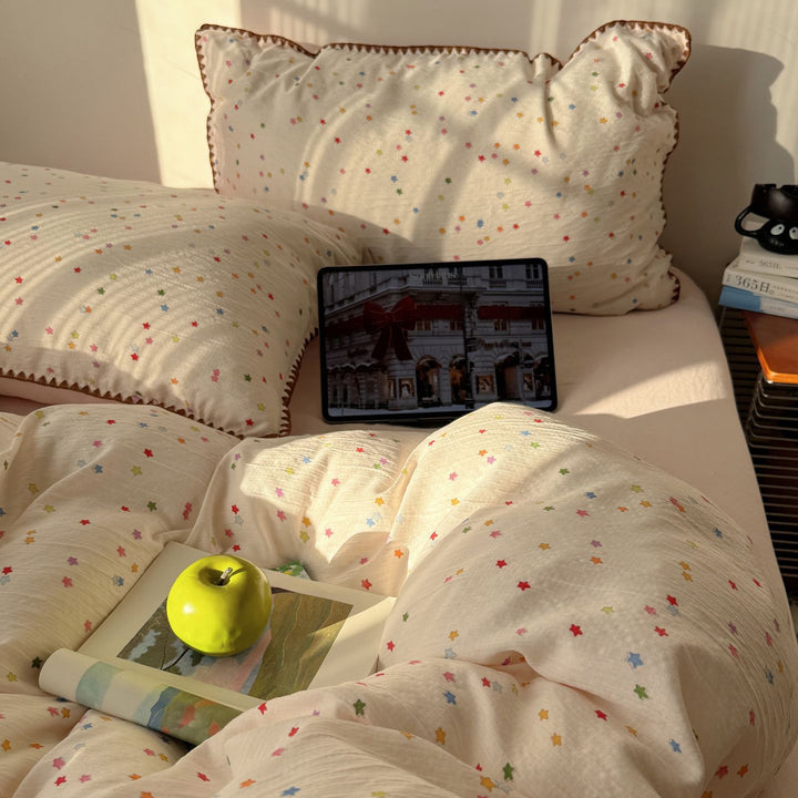 Star Patterned Quilted Bedding Set