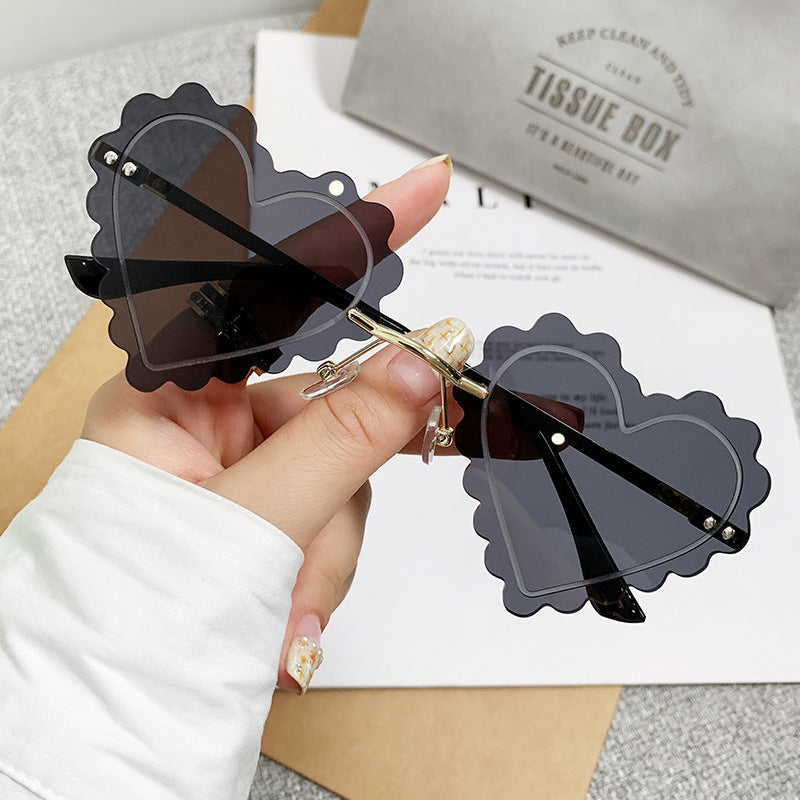 Ladies Cat-Eye Sunglasses in unique Heart Design Stornfield