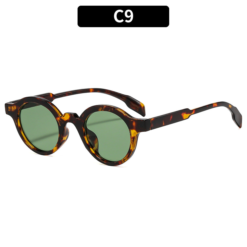 Retro-Inspired Round Frame Sunglasses