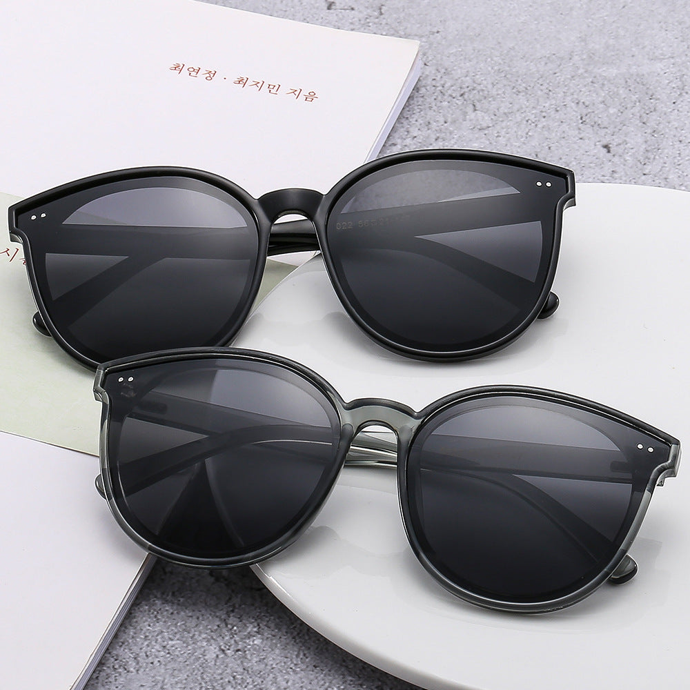 Women's Stylish Sunglasses with Large, Elegant Frame Stornfield