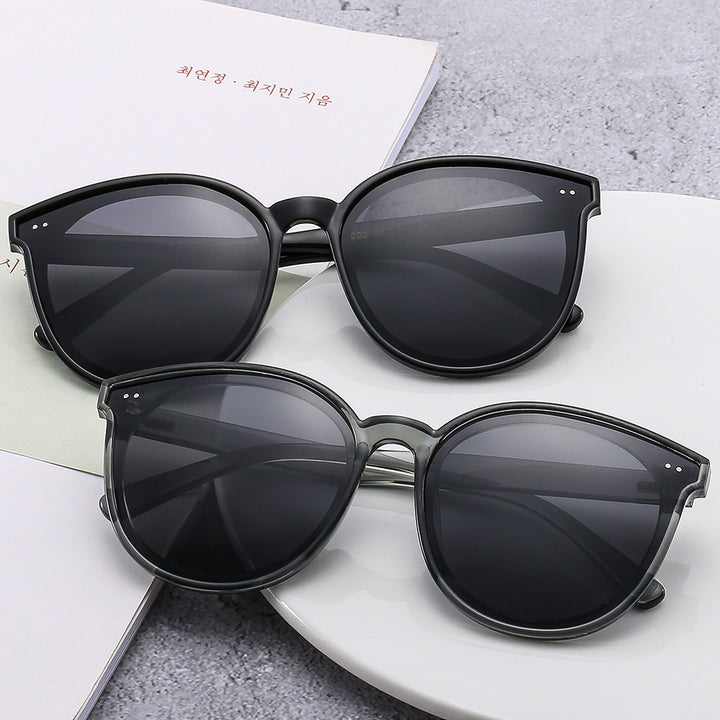 Women's Stylish Sunglasses with Large, Elegant Frame Stornfield