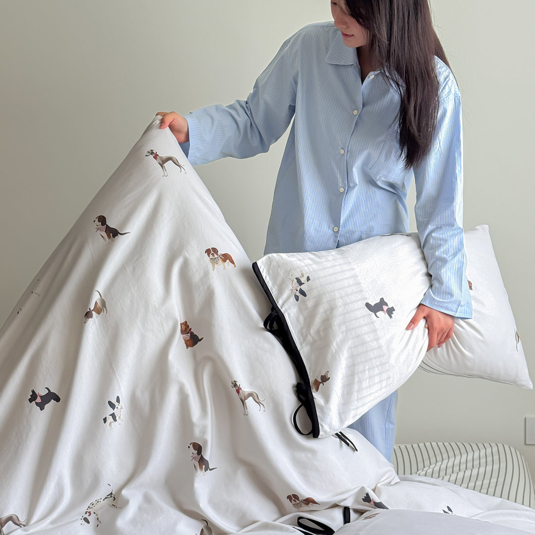 Luxurious cotton bedding set with floral stripes and reversible function
