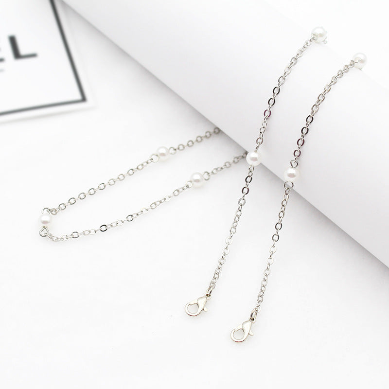 Elegant Pearl-Linked Eyewear Chain Stornfield