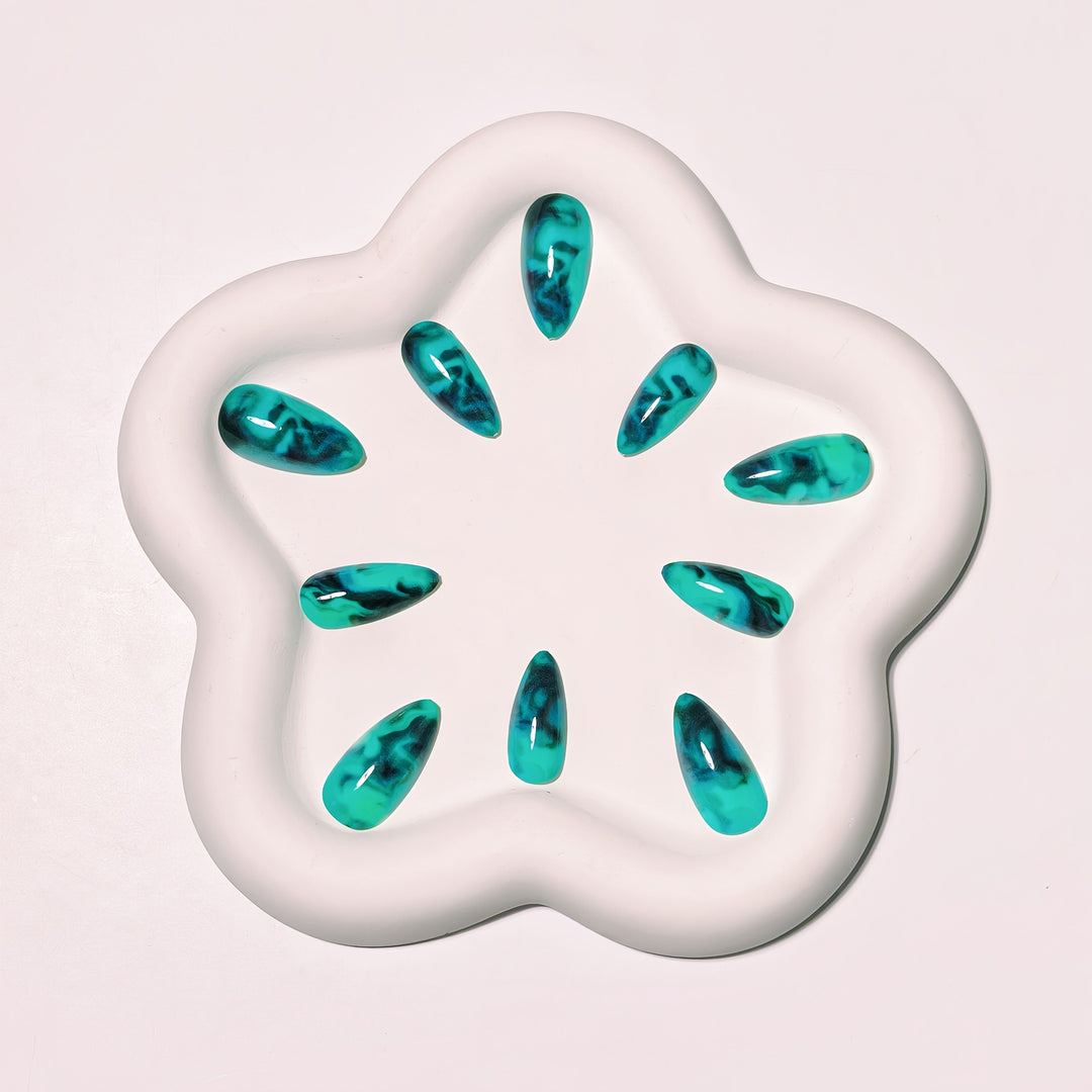 Artificial Nails in Modern Marble Effect Stornfield