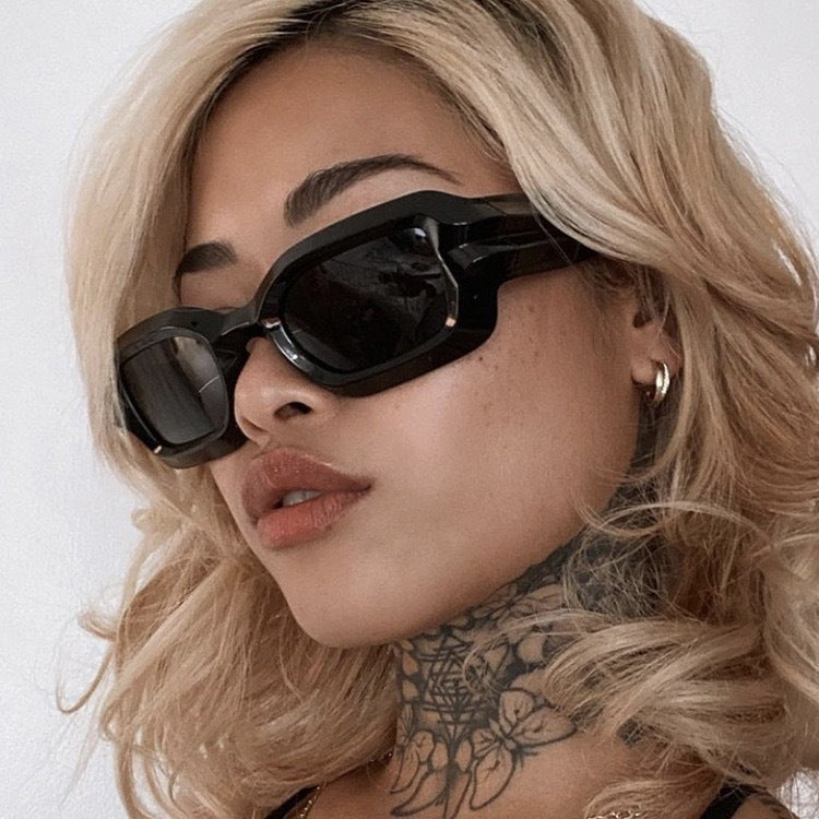 Women's fashionable sunglasses with striking frame Stornfield