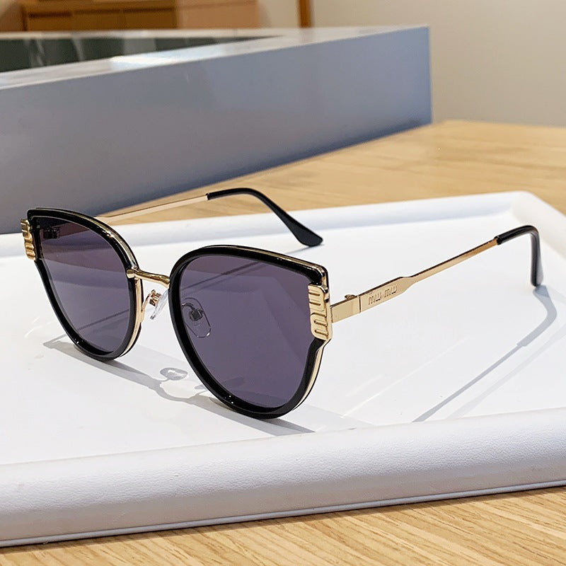 Women's Cat-Eye Sunglasses with Elegant Accentuated Lenses Stornfield