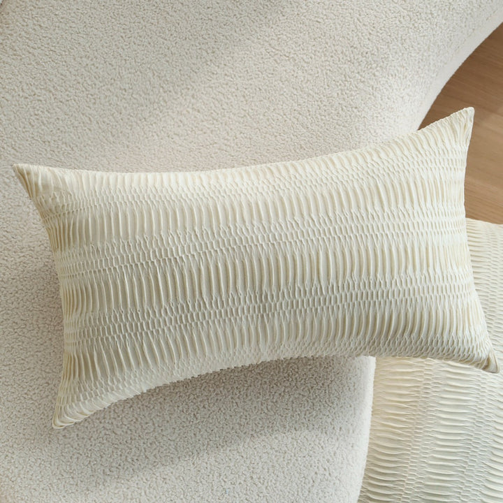 Structured lounge cushions