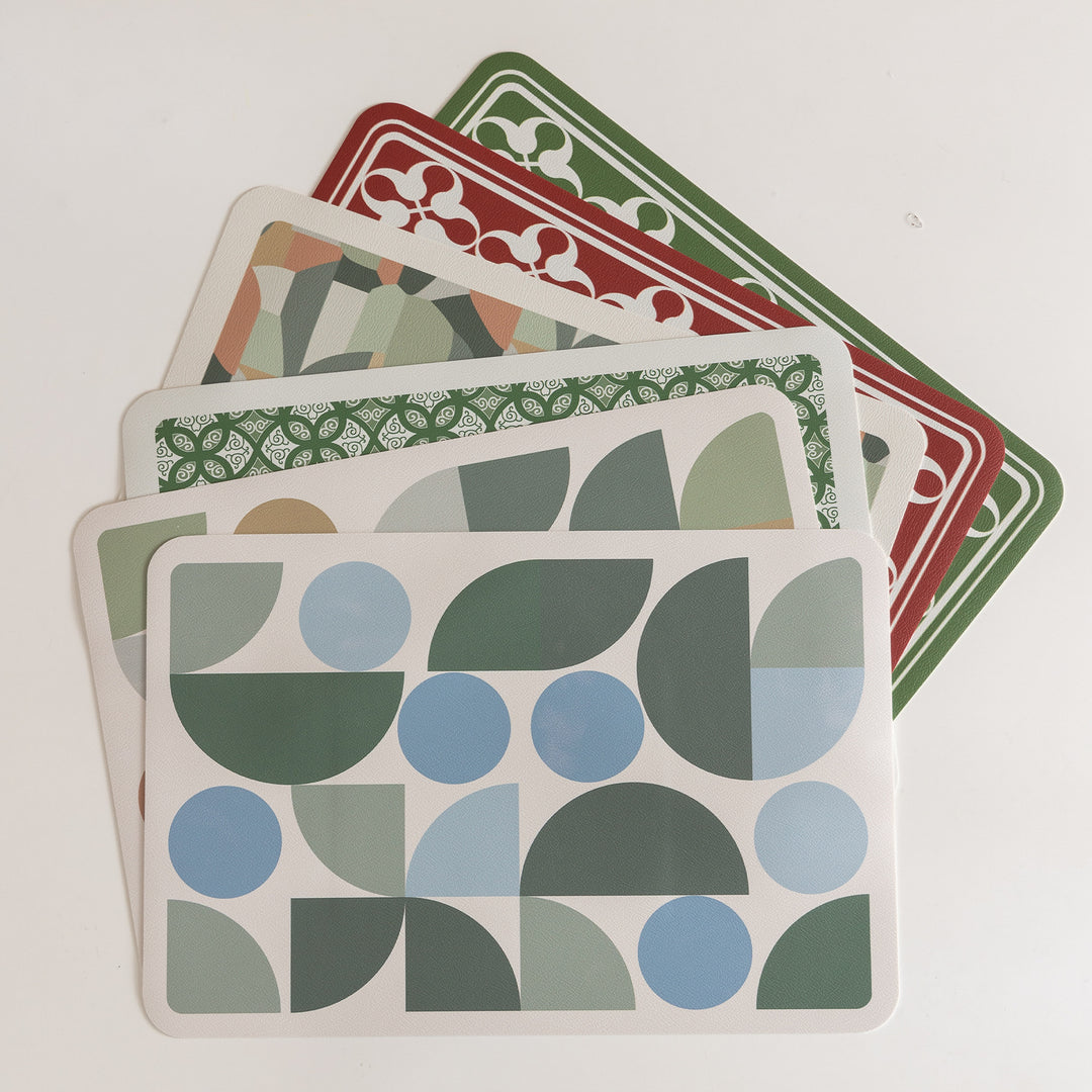 Wipeable retro placemats made of artificial leather with geometric pattern Stornfield