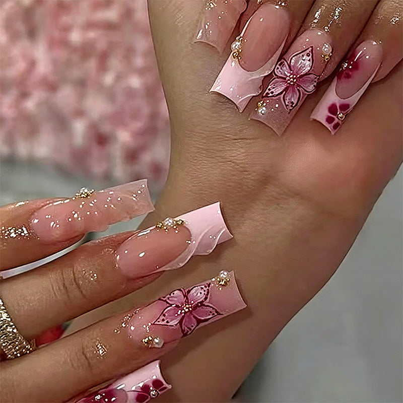 Artistic Nail Tips with Autumn Motifs Stornfield
