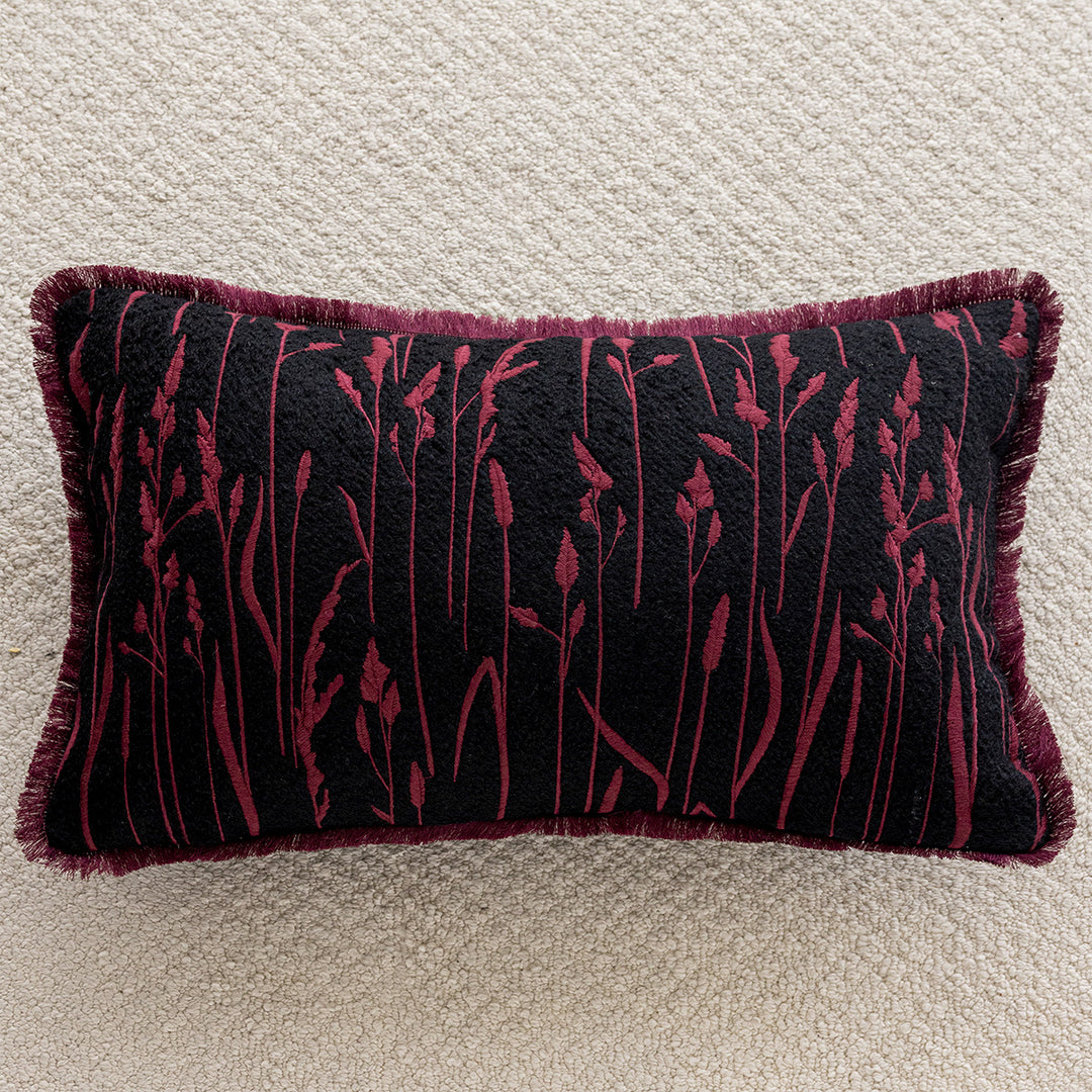 Luxurious cushion with panther design