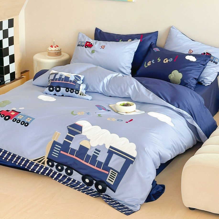 Children's duvet cover set with pull application made of cotton satin and reversible function