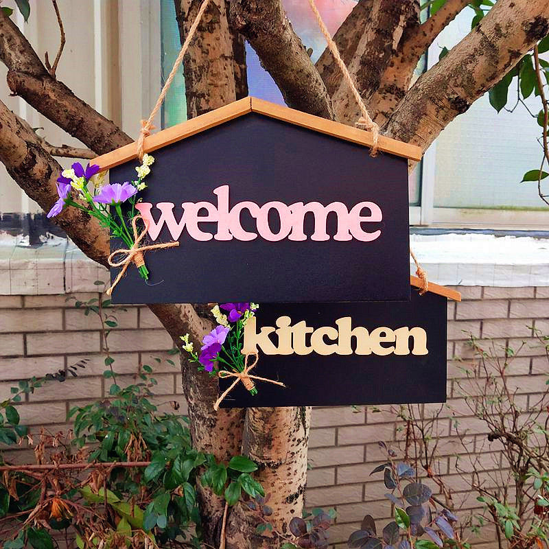 Decorative Toilet Board with Flower Accents