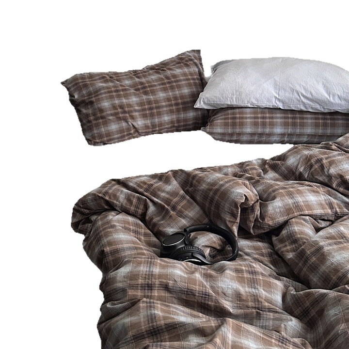 Checked bedding set made of linen-cotton mix with fitted sheet and pillowcases