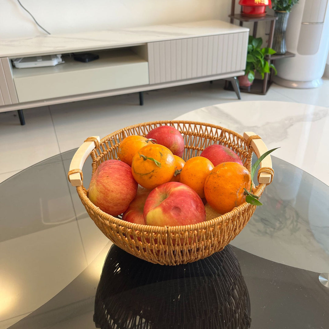 Women Fresh-keeping basket with decorative wooden handles Stornfield