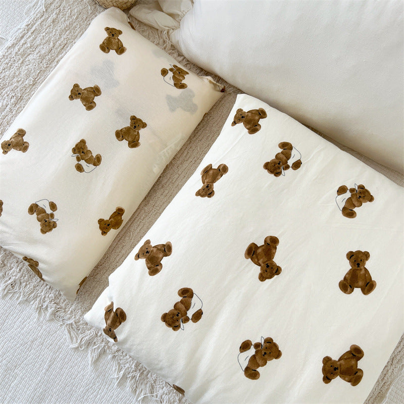 Unisex cotton pillowcase with cheerful bear design Stornfield