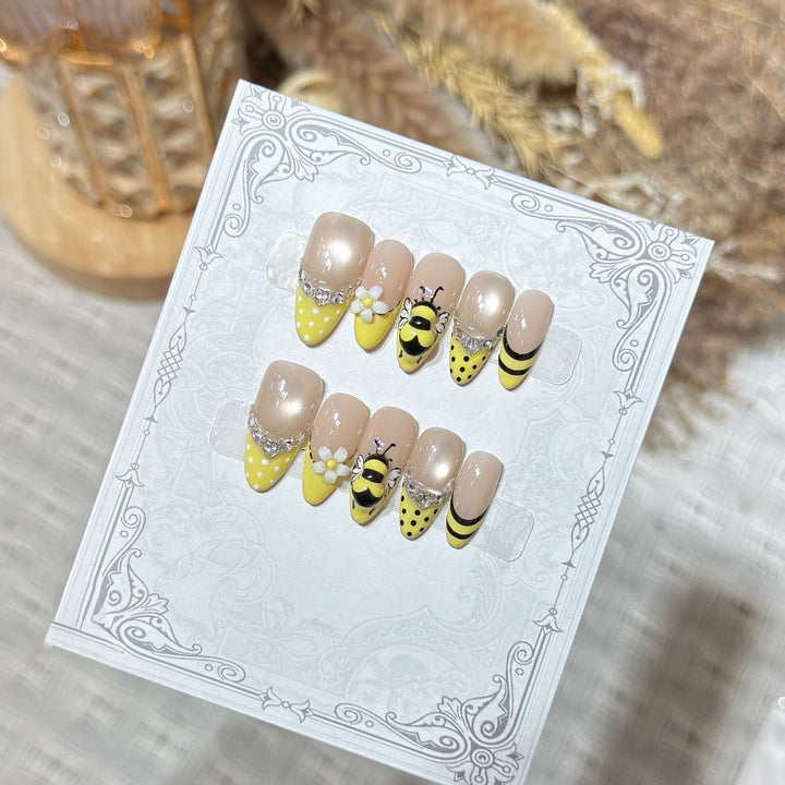 Artistic Bee-Themed Press-On Nail Set Stornfield