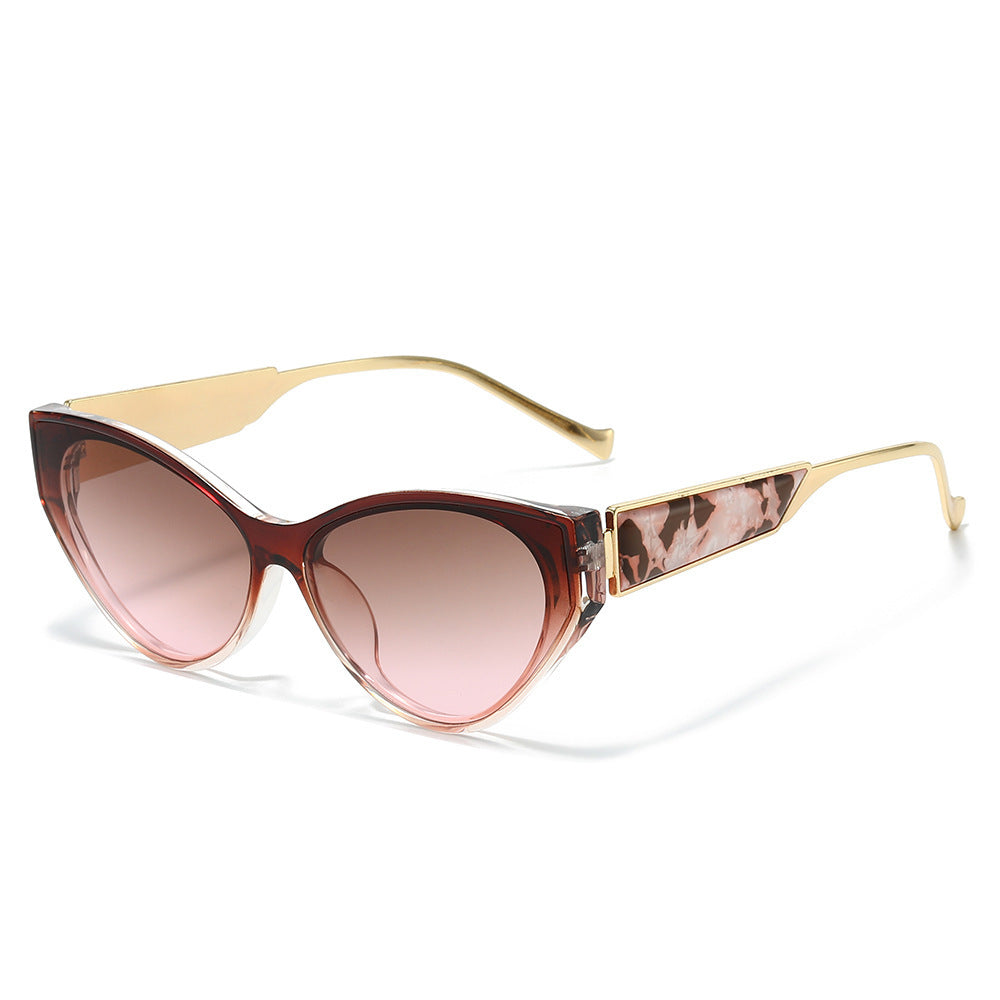 Chic Cat-Eye Sunglasses with Unique Detailing Stornfield
