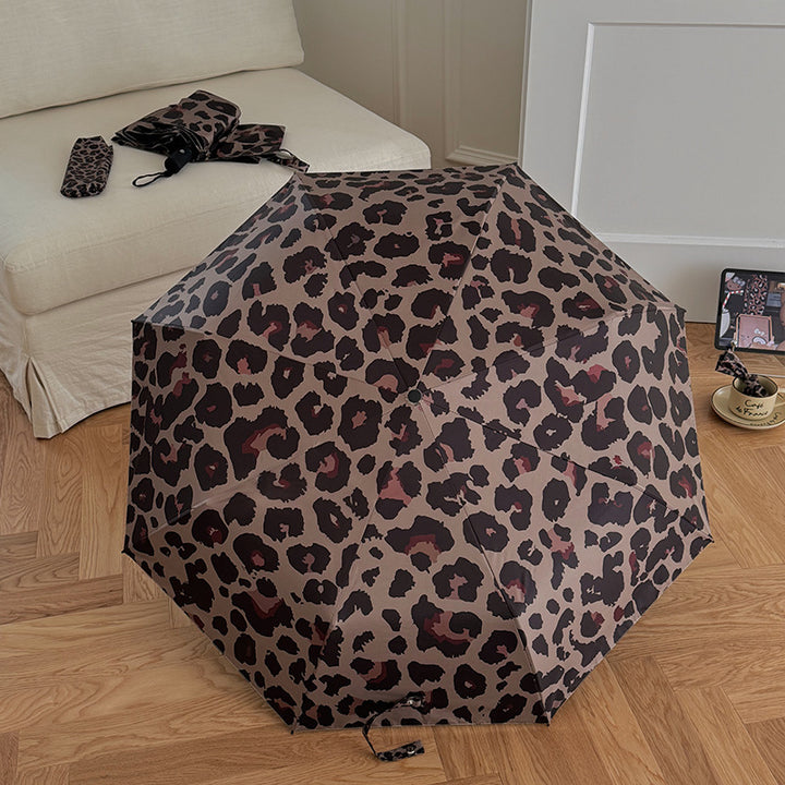 Women's Foldable Umbrella in Modern Leopard Pattern Stornfield