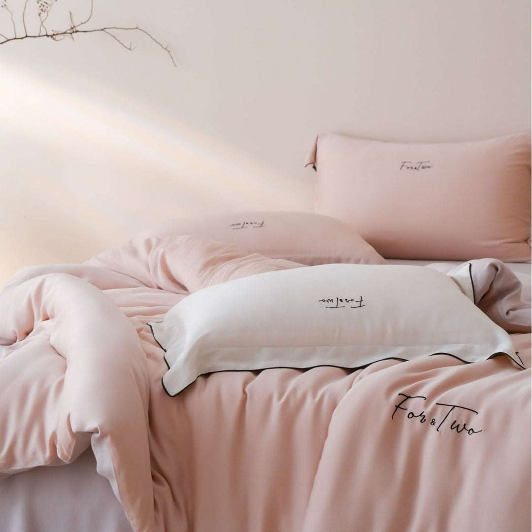 Luxurious cotton satin bedding set with embroidery and contrast piping