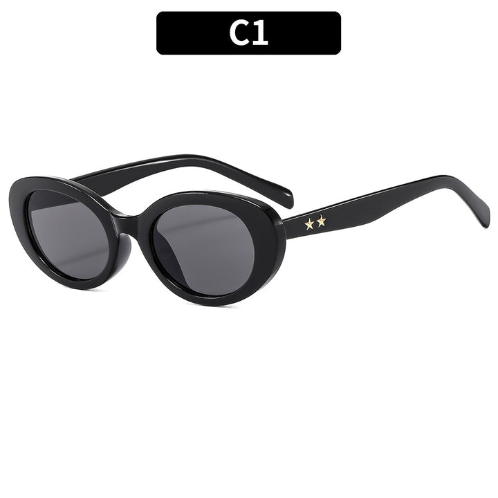 Retro-Inspired Elegant Sunglasses