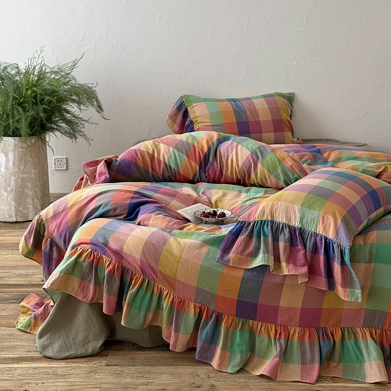 Reversible bedding set made of cotton gauze with Vichy check and decorative ruffle