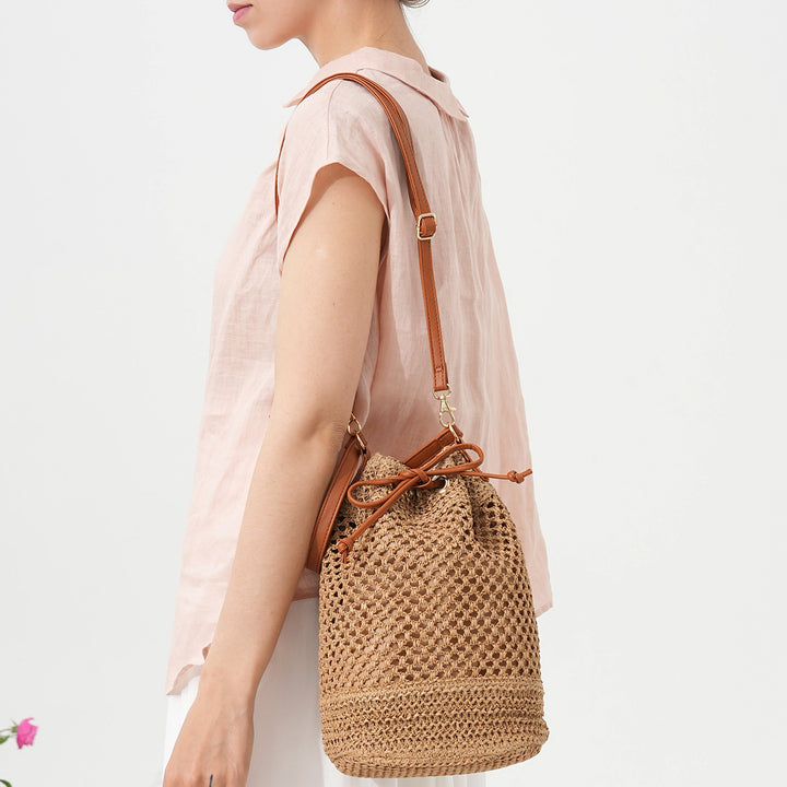 Elegant Handbag Made of Braided Natural Material with Stylish Drawstring Closure Stornfield