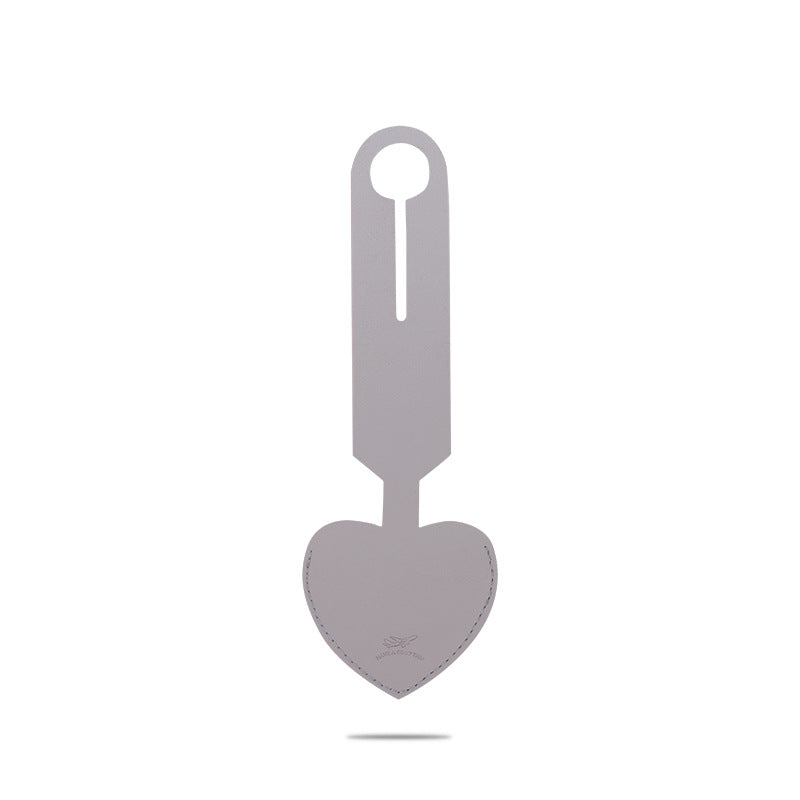 heart-shaped leather luggage tag with adjustable loop Stornfield