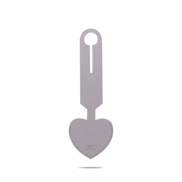 heart-shaped leather luggage tag with adjustable loop Stornfield