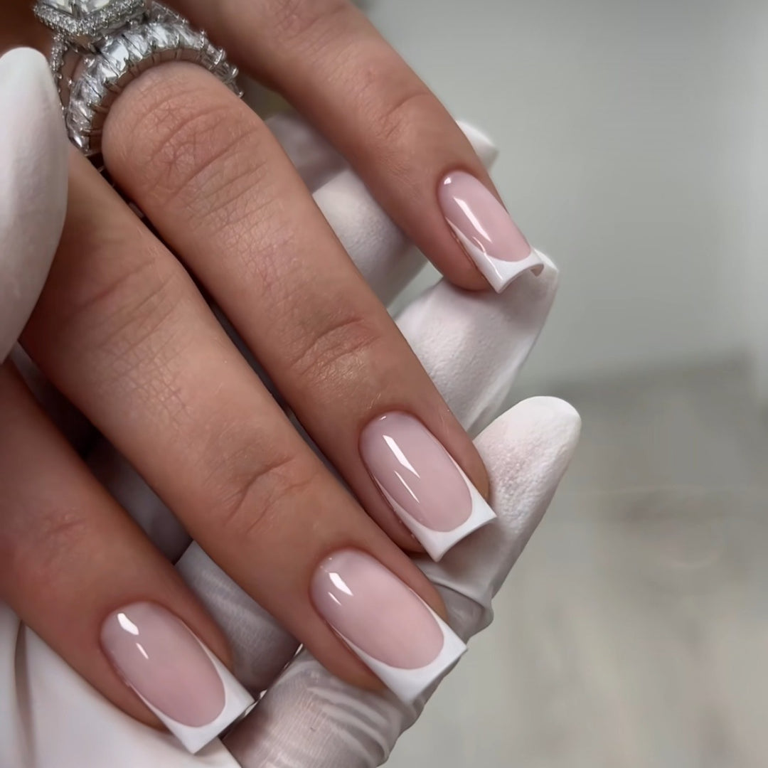 Artificial nail set with elegant French design and high-gloss finish Stornfield