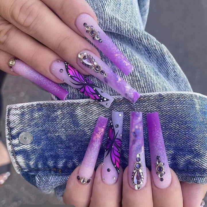 Artificial nails with delicate floral designs Stornfield