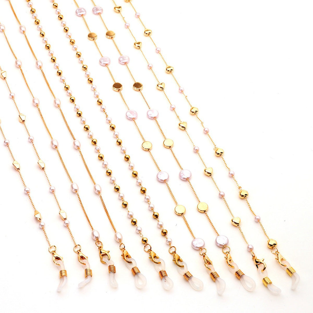 Elegant Heart-Shaped Pearl Chain Eyewear Holder Stornfield