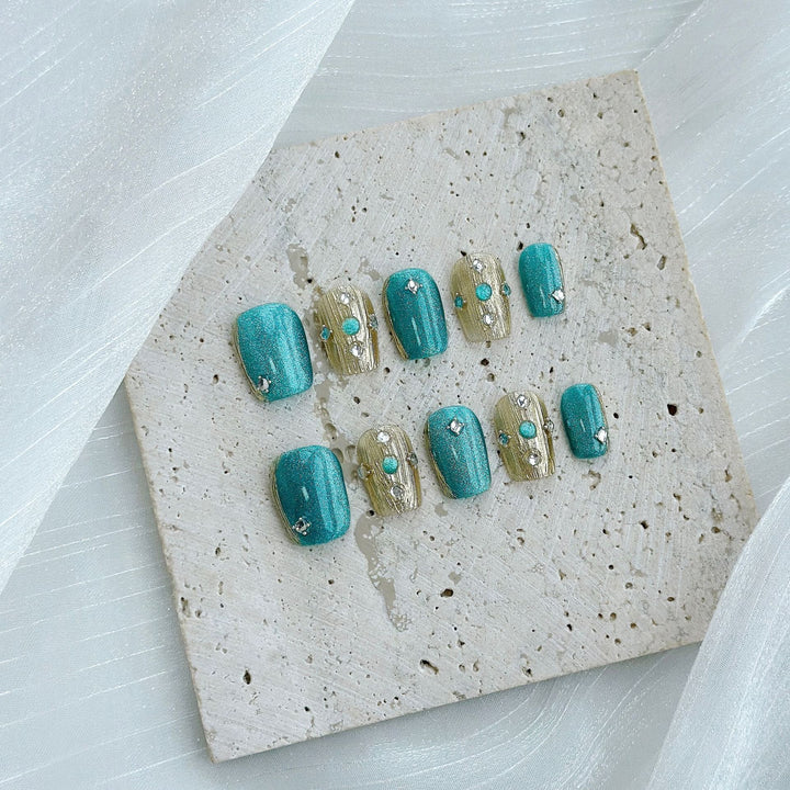 Decorative Press-On Nail Art Set with Floral Accents  1791773215