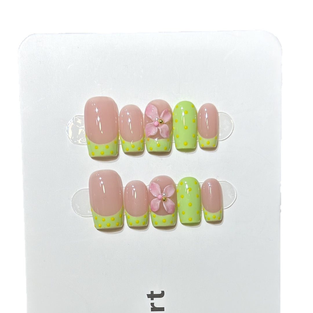 Acrylic Floral Design Press-On Nail Set Stornfield
