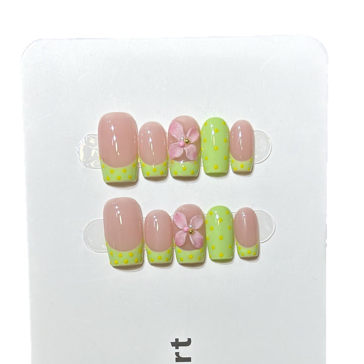 Acrylic Floral Design Press-On Nail Set Stornfield