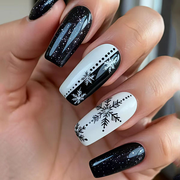 Elegant Winter Snowflake Nail Art Stornfield