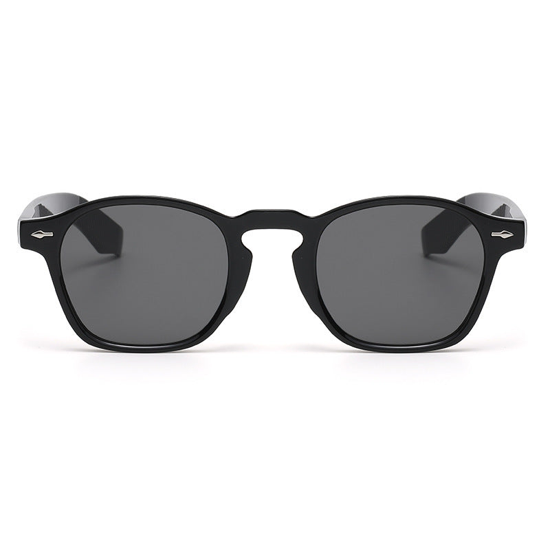 Women rebellious retro-inspired sunglasses Stornfield