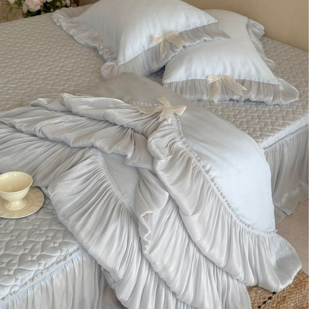 Romantic Ruffled Bedding Set with Quilted Bedspread and Decorative Pillowcases