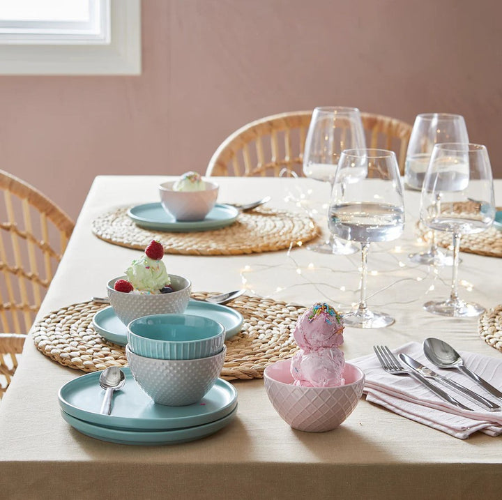 Stylish table mat made of handcrafted natural material Stornfield
