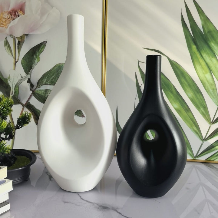 Artistic Contemporary Teardrop Vase Stornfeild