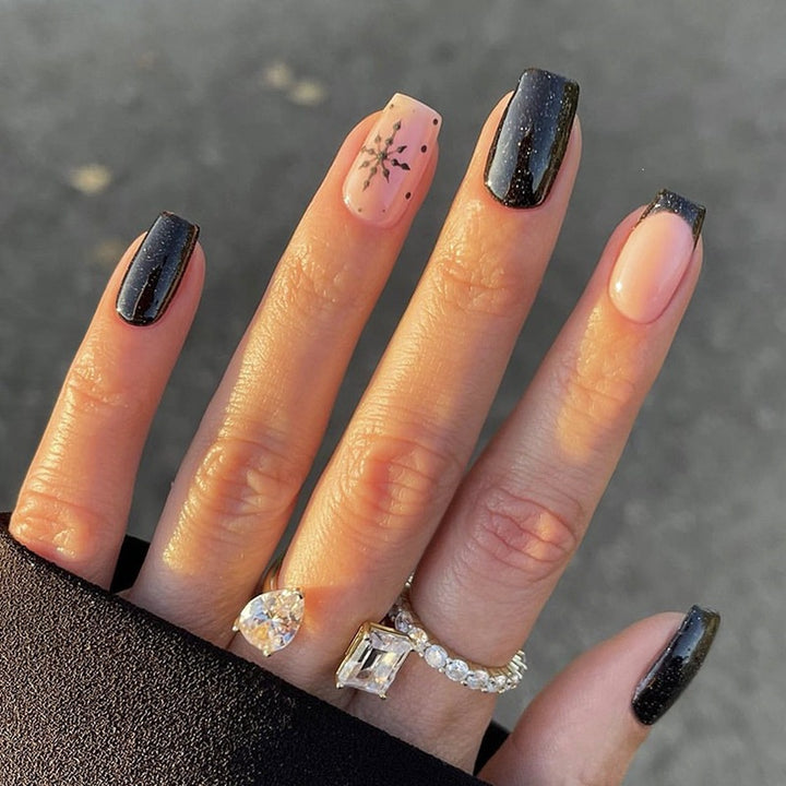 Artificial nail set with festive winter theme Stornfield