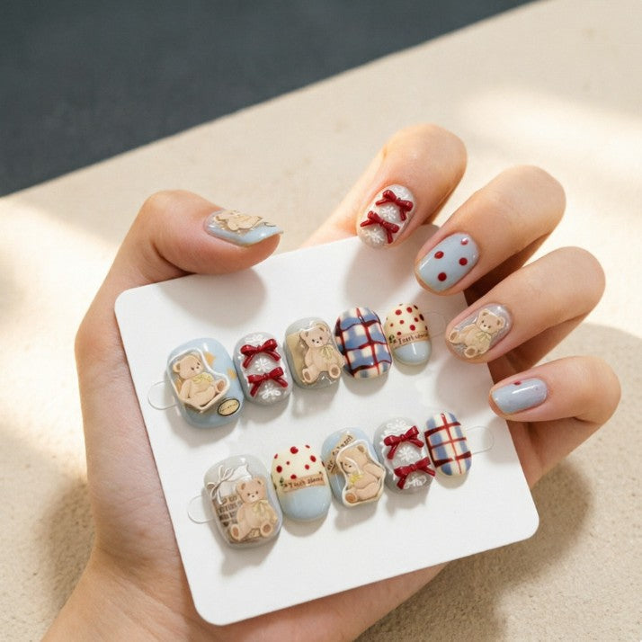 Cute artificial nails with bear motif Stornfield