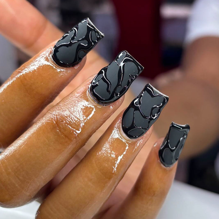 Artificial nails with modern wave pattern Stornfield