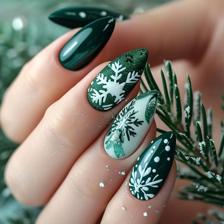 Artificial nails with festive snowflake and star motif Stornfield